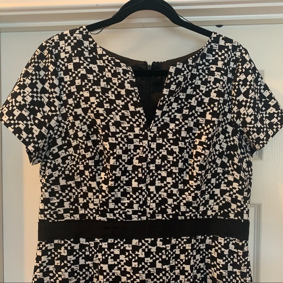 Adrianna Papell shift dress - Picture 2 of 10